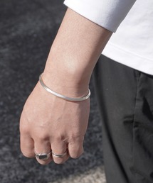 GLOBAL FORME CONCRETE（グローバルフォルムコンクリート）の「Karen Silver bangle　ユニセックス 高純度カレンシルバー バングル（バングル/リストバンド）」