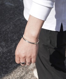 GLOBAL FORME CONCRETE（グローバルフォルムコンクリート）の「Karen Silver bangle　ユニセックス 高純度カレンシルバー バングル（バングル/リストバンド）」