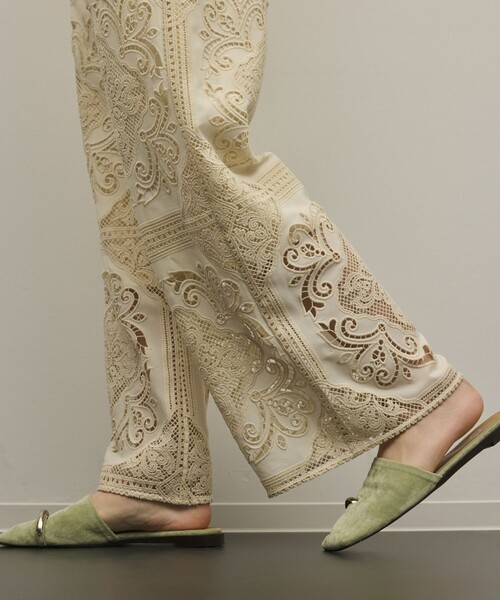 Diagram（ダイアグラム）の「パネル刺繍パンツ（その他パンツ・レディース・ブラック/キナリ・36）」の2枚目の写真