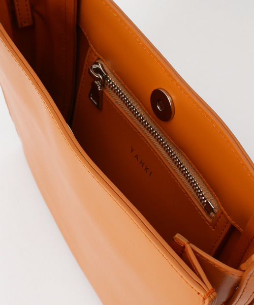 YAHKI(ヤーキ)の「UR YAHKI YH-26(ショルダーバッグ・レディース・ブラック/ライトピンク/キャメル/ネイビー/カーキ/ホワイト/ベージュ/ライトブルー・FREE)」の14枚目の写真