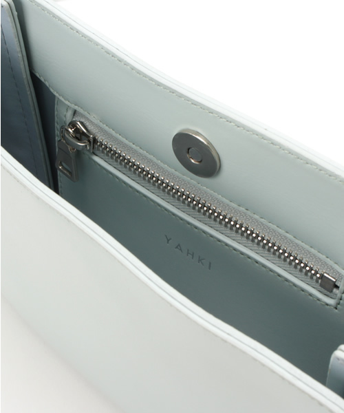 YAHKI(ヤーキ)の「UR YAHKI YH-26(ショルダーバッグ・レディース・ブラック/ライトピンク/キャメル/ネイビー/カーキ/ホワイト/ベージュ/ライトブルー・FREE)」の16枚目の写真