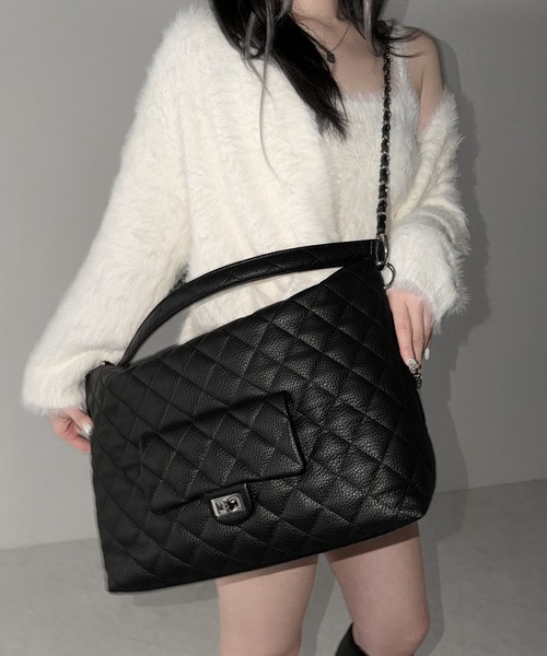 me+em select（ミームセレクト）の「【 ショルダーストラップ付き２WAY 】キルティングスクエアトートショルダーバッグ / quilted square tote shoulder bag（ショルダーバッグ・レディース・ブラック/ホワイト・FREE）」の5枚目の写真