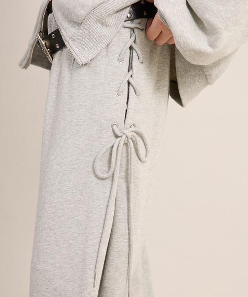 apres jour mignon（アプレジュールミニョン）の「サイドレースアップスウェットパンツ（その他パンツ・レディース・ネイビー/杢グレー/ブラック・LARGE/SMALL/MEDIUM）」の4枚目の写真