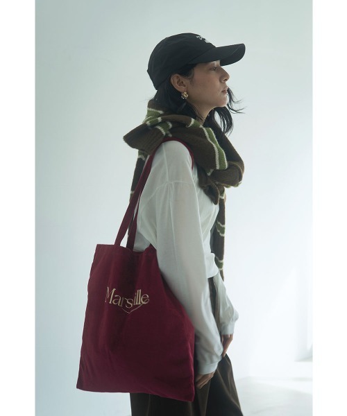 marjour（マージュール）の「VELOUR LOGO TOTE BAG（トートバッグ・レディース・ブラウン/ボルドー・FREE）」の7枚目の写真