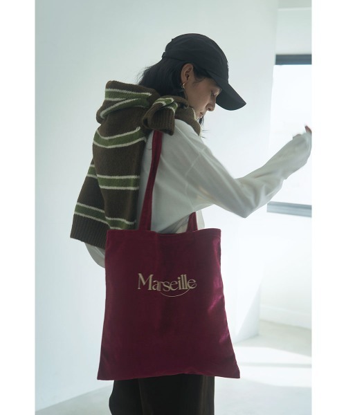 marjour（マージュール）の「VELOUR LOGO TOTE BAG（トートバッグ・レディース・ブラウン/ボルドー・FREE）」の8枚目の写真