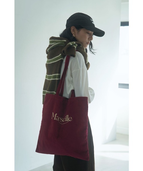 marjour（マージュール）の「VELOUR LOGO TOTE BAG（トートバッグ・レディース・ブラウン/ボルドー・FREE）」の9枚目の写真
