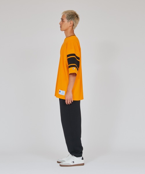 Champion（チャンピオン）の「【Champion/チャンピオン】メンズ アクションスタイル フットボールTシャツ（Tシャツ/カットソー・メンズ・オレンジ系その他2/ホワイト/グレー/ブラック・MEDIUM/X-LARGE/LARGE）」の6枚目の写真