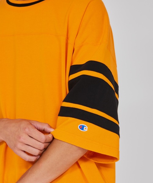 Champion（チャンピオン）の「【Champion/チャンピオン】メンズ アクションスタイル フットボールTシャツ（Tシャツ/カットソー・メンズ・オレンジ系その他2/ホワイト/グレー/ブラック・MEDIUM/X-LARGE/LARGE）」の22枚目の写真
