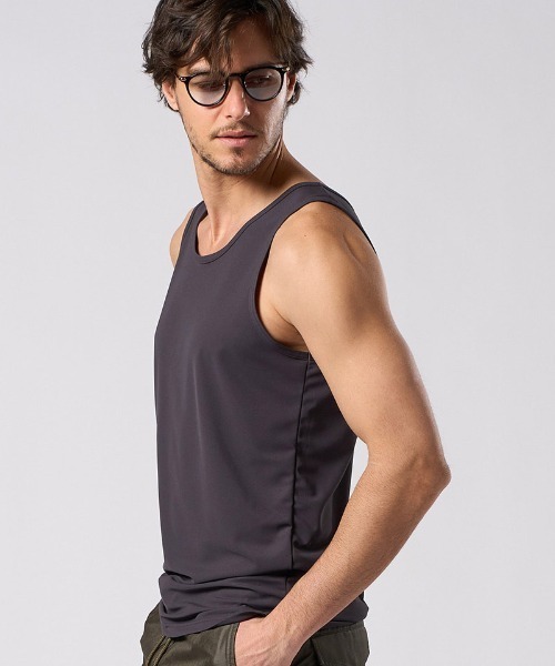 wjk(ダヴルジェイケイ)の「mta599- cool tank top タンクトップ(7133 pe55i)(タンクトップ・メンズ・ブラック/チャコール/ホワイト・XL/L/M/S)」の7枚目の写真