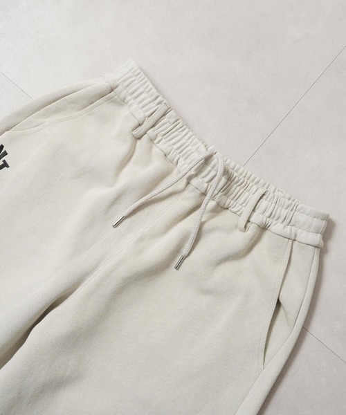 1111clothing(ワンフォークロージング)の「NEW JACK 刺繍 バレルスウェットパンツ / NEW JACK Embroidered Barrel Sweatpants(スウェットパンツ・メンズ・ブラック/グレイッシュベージュ・M/L)」の16枚目の写真