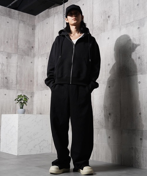 1111clothing(ワンフォークロージング)の「NEW JACK 刺繍 バレルスウェットパンツ / NEW JACK Embroidered Barrel Sweatpants(スウェットパンツ・メンズ・ブラック/グレイッシュベージュ・M/L)」の11枚目の写真