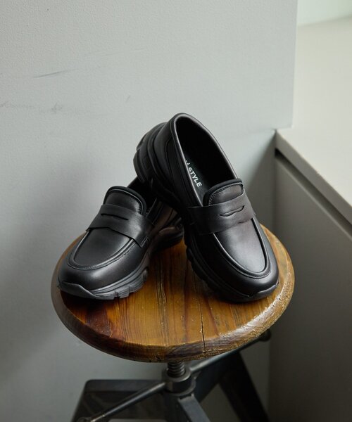 ear PAPILLONNER(イアパピヨネ)の「ボリュームローファー【SUM1 STYLE】(ローファー・レディース・ブラック/ホワイト・MEDIUM/LARGE/SMALL)」の2枚目の写真