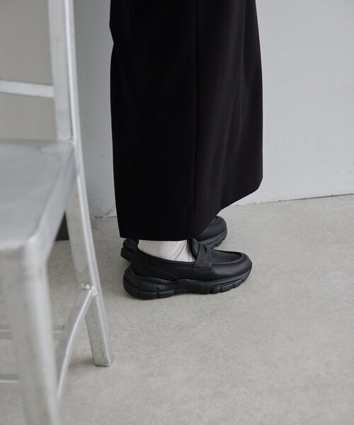 ear PAPILLONNER(イアパピヨネ)の「ボリュームローファー【SUM1 STYLE】(ローファー・レディース・ブラック/ホワイト・MEDIUM/LARGE/SMALL)」の5枚目の写真