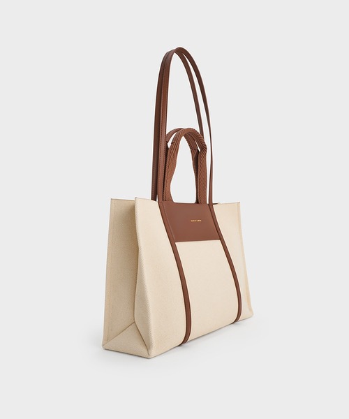 CHARLES & KEITH(チャールズ & キース)の「Shalia シャリア キャンバスダブルハンドルトートバッグ(トートバッグ・レディース・ベージュ系その他・XL)」の5枚目の写真