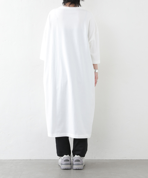 JOURNAL STANDARD LUXE（ジャーナルスタンダード　ラックス）の「クラシック天竺スタンダードクルーネックワンピース（ワンピース・レディース・ホワイト/ブラック・MEDIUM/SMALL）」の4枚目の写真