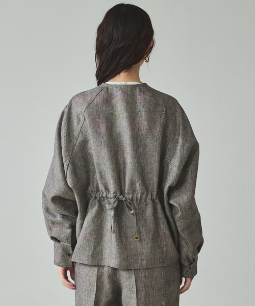qualite（カリテ）の「ラメリネンフォルムブルゾン/春服/夏服/オフィスカジュアル/セットアップ対応/リネン（ブルゾン・レディース・グレイッシュベージュ・フリー）」の9枚目の写真
