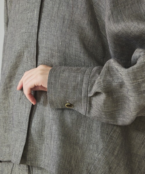 qualite（カリテ）の「ラメリネンフォルムブルゾン/春服/夏服/オフィスカジュアル/セットアップ対応/リネン（ブルゾン・レディース・グレイッシュベージュ・フリー）」の13枚目の写真