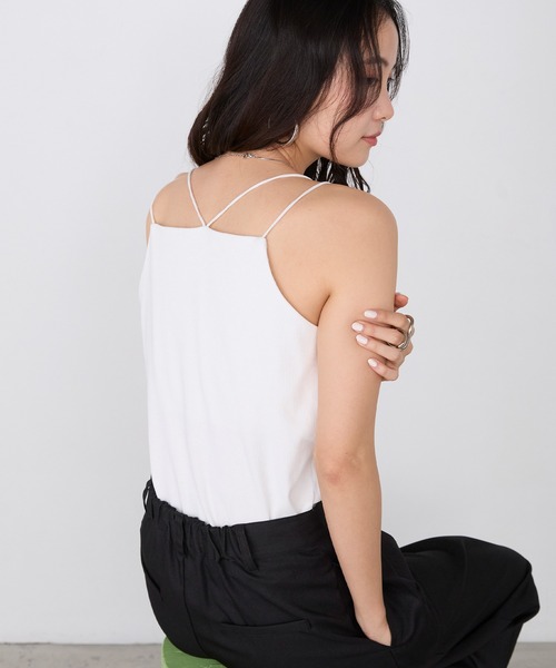forksy.(フォルクシー)の「【forksy.】カップ付き ダブルストラップ メロー リブキャミソール / 接触冷感・UVカット(キャミソール・レディース・チャコールグレー/ホワイト/ブラック/ブルー・S/L/M)」の15枚目の写真