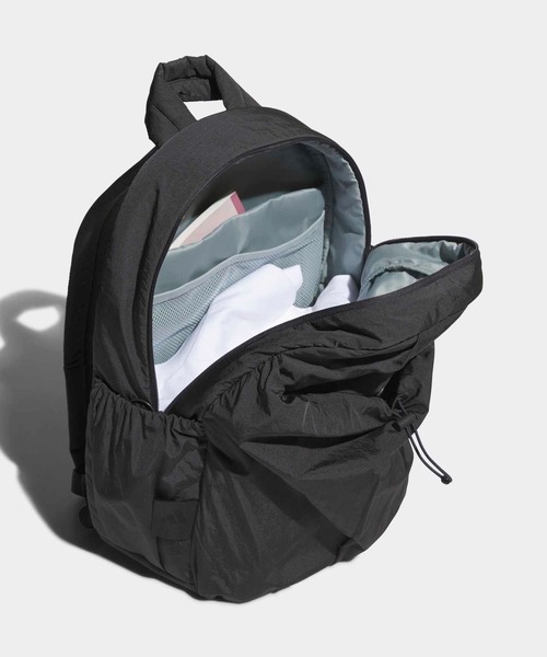 adidas(アディダス)の「マストハブ バックパック / アディダス adidas(バックパック/リュック・レディース・グレー・FREE)」の3枚目の写真