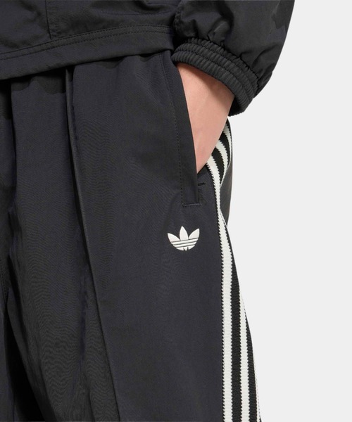 adidas（アディダス）の「adidas/アディダス ブリットコア トラックパンツ ラインパンツ スリーストライプス 2026年春夏（その他パンツ・メンズ・ブラック/グリーン・S/M/L/XL）」の9枚目の写真