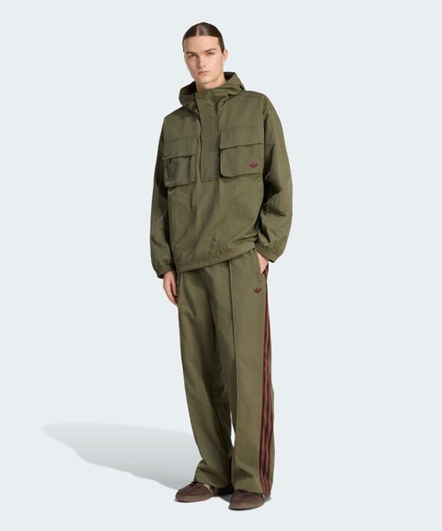 adidas（アディダス）の「adidas/アディダス ブリットコア トラックパンツ ラインパンツ スリーストライプス 2026年春夏（その他パンツ・メンズ・ブラック/グリーン・S/M/L/XL）」の3枚目の写真