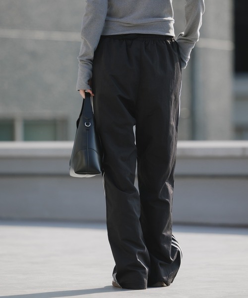 adidas（アディダス）の「adidas/アディダス ブリットコア トラックパンツ ラインパンツ スリーストライプス 2026年春夏（その他パンツ・メンズ・ブラック/グリーン・S/M/L/XL）」の17枚目の写真