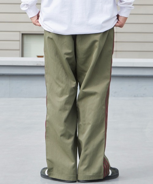 adidas（アディダス）の「adidas/アディダス ブリットコア トラックパンツ ラインパンツ スリーストライプス 2026年春夏（その他パンツ・メンズ・ブラック/グリーン・S/M/L/XL）」の14枚目の写真