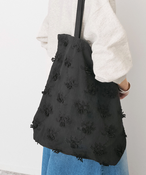 Spick & Span（スピックアンドスパン）の「crinkle crinkle crinkle 別注3D embroidery TOTE*（トートバッグ・レディース・ブラック・FREE）」の4枚目の写真