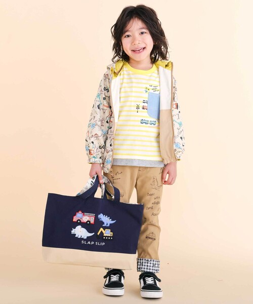SLAP SLIP（スラップスリップ）の「恐竜はたらくくるまパッチ刺しゅうリバーシブルレッスンバッグ（ショルダーバッグ・キッズ・ネイビー/グリーン・FREE）」の17枚目の写真
