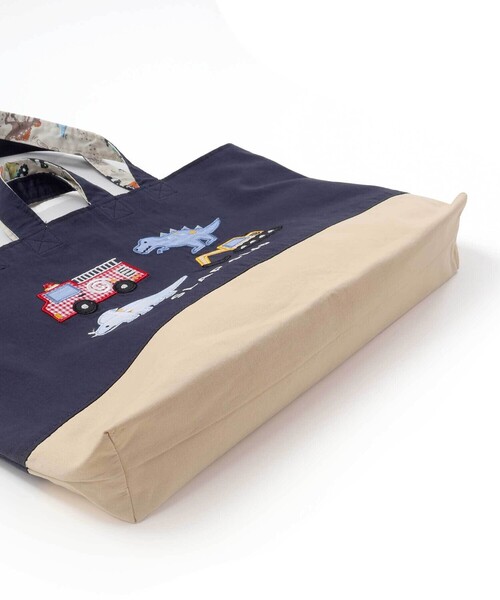 SLAP SLIP（スラップスリップ）の「恐竜はたらくくるまパッチ刺しゅうリバーシブルレッスンバッグ（ショルダーバッグ・キッズ・ネイビー/グリーン・FREE）」の11枚目の写真