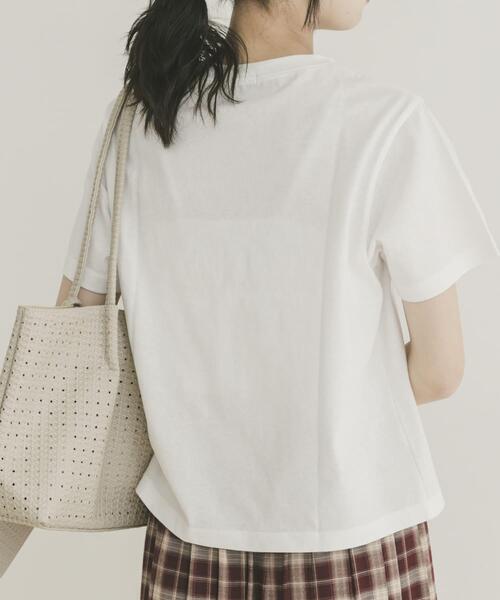 ITEMS URBANRESEARCH(アイテムズ アーバンリサーチ)の「フロッキープリントTシャツ(Tシャツ/カットソー・レディース・ライトブルー/ライトベージュ/チャコールグレー/ホワイト・FREE)」の8枚目の写真