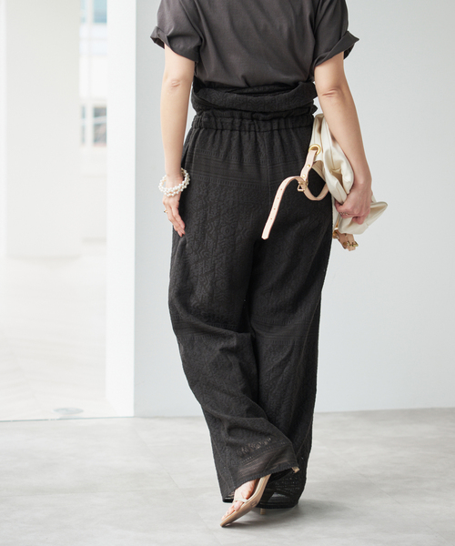 Spick & Span（スピックアンドスパン）の「オープンカラーレースジャンプスーツ（サロペット/オーバーオール・レディース・ブラック/ホワイト・38/36）」の9枚目の写真