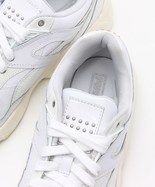 PUMA（プーマ）の「R698 DECOR WNS (WOMEN)（スニーカー・レディース・ブラック/ホワイト・25.5cm/24.5cm/22.5cm/25.0cm/23.0cm/23.5cm/24.0cm）」の8枚目の写真