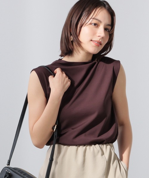 GLACIER lusso(グラシアルッソ)の「【美冷・接触冷感】ボトルネックタンク(タンクトップ・レディース・ライトグレー/ブラック/ホワイト/ブラウン・S/M/LL/L)」の1枚目の写真