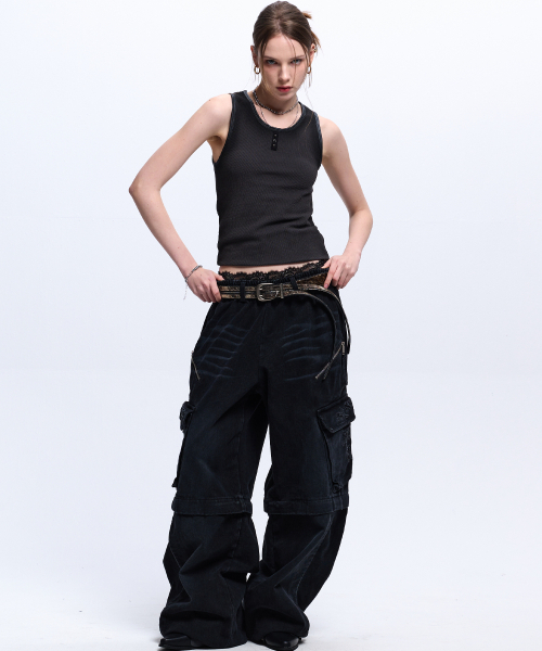 RSSC(アールエスエスシー)の「CONVERTIBLE DESTROYED CARGO DENIM PANTS - BLACK(デニムパンツ・レディース・その他・2/1)」の20枚目の写真