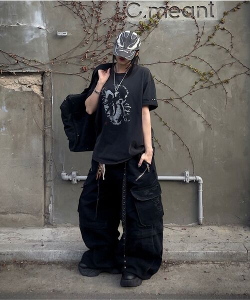 RSSC(アールエスエスシー)の「CONVERTIBLE DESTROYED CARGO DENIM PANTS - BLACK(デニムパンツ・レディース・その他・2/1)」の18枚目の写真