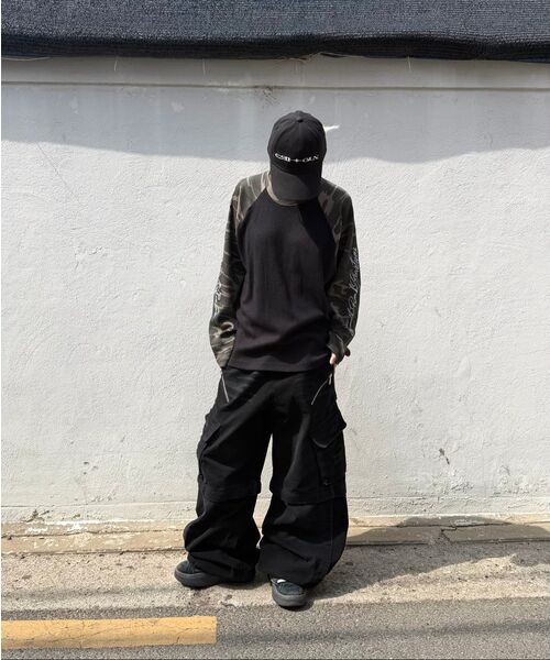 RSSC(アールエスエスシー)の「CONVERTIBLE DESTROYED CARGO DENIM PANTS - BLACK(デニムパンツ・レディース・その他・2/1)」の12枚目の写真
