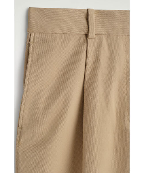 COS(コス)の「コットンツイルテーパードパンツ(その他パンツ・レディース・ベージュ・38/32/34/36/42/40)」の7枚目の写真