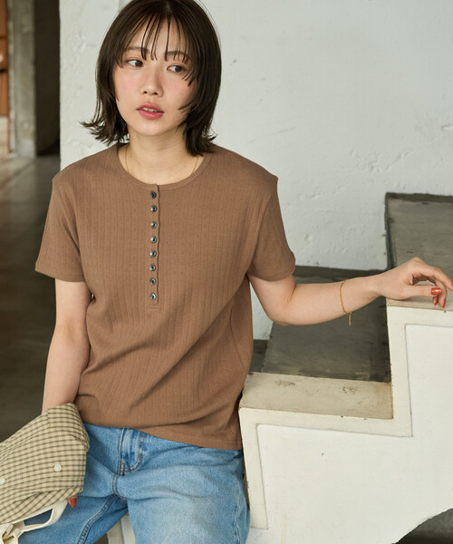 FREAK'S STORE(フリークスストア)の「限定展開 パターン メッシュ ヘンリー 半袖 Tシャツ(Tシャツ/カットソー・レディース・オフホワイト/ブラウン系その他/ブラック/ブルー/グレー・フリ-)」の9枚目の写真