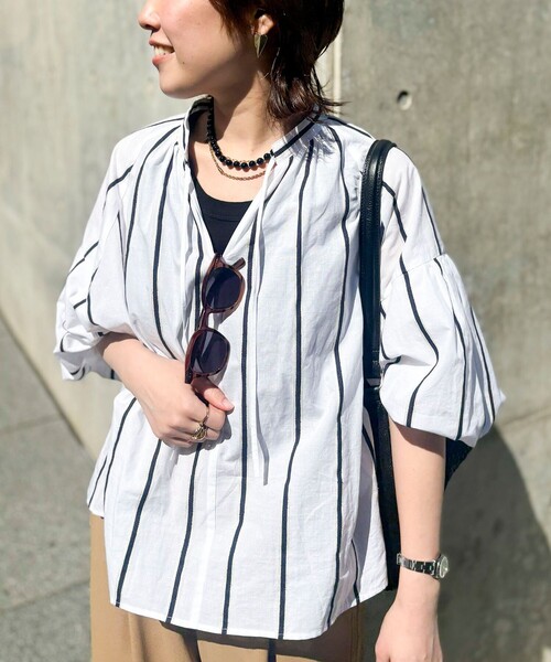 NOLLEY’S（ノーリーズ）の「ウォッシャブルドビーストライプブラウス（シャツ/ブラウス・レディース・ブルー系その他3/イエロー系その他3/ホワイト系その他4・38）」の2枚目の写真
