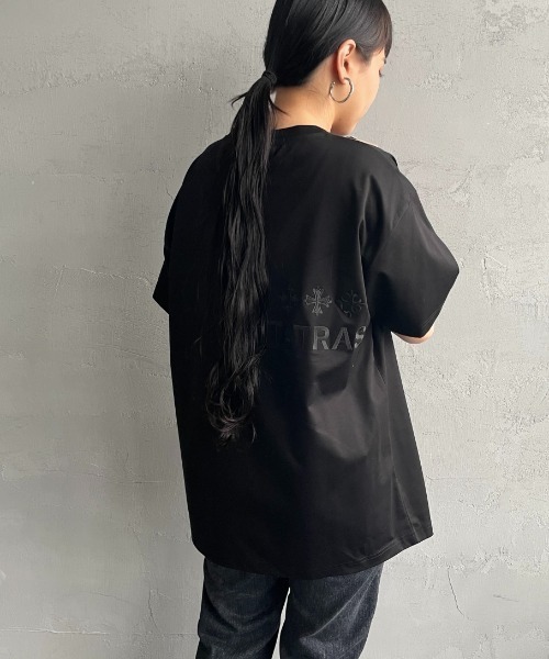 TATRAS（タトラス）の「[TATRAS/タトラス] 別注 GLUTO バック刺繍ロゴ ショートスリーブTシャツ（Tシャツ/カットソー・レディース・ブラック/ホワイト・1/2/3/4）」の8枚目の写真