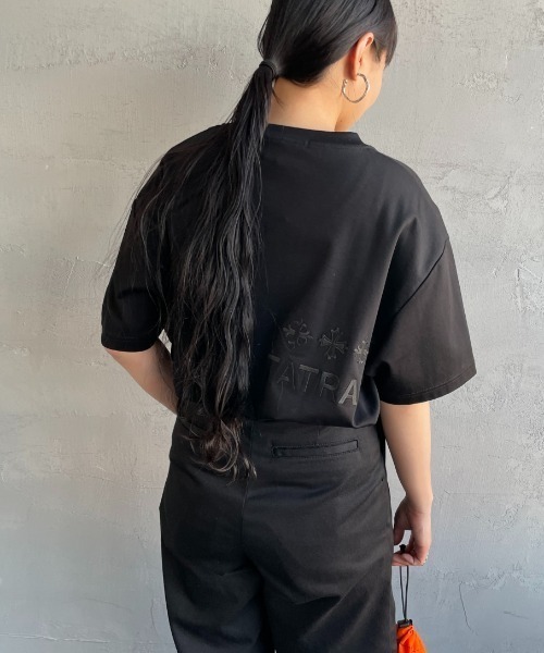TATRAS（タトラス）の「[TATRAS/タトラス] 別注 GLUTO バック刺繍ロゴ ショートスリーブTシャツ（Tシャツ/カットソー・レディース・ブラック/ホワイト・1/2/3/4）」の10枚目の写真