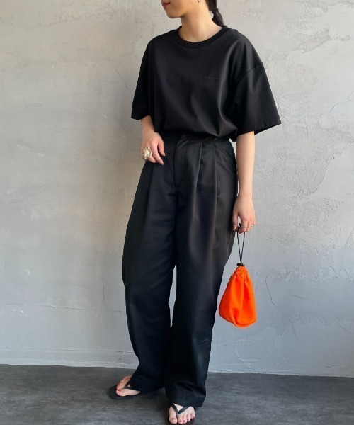 TATRAS（タトラス）の「[TATRAS/タトラス] 別注 GLUTO バック刺繍ロゴ ショートスリーブTシャツ（Tシャツ/カットソー・レディース・ブラック/ホワイト・1/2/3/4）」の11枚目の写真