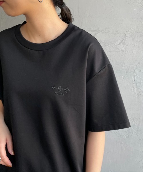 TATRAS（タトラス）の「[TATRAS/タトラス] 別注 GLUTO バック刺繍ロゴ ショートスリーブTシャツ（Tシャツ/カットソー・レディース・ブラック/ホワイト・1/2/3/4）」の19枚目の写真