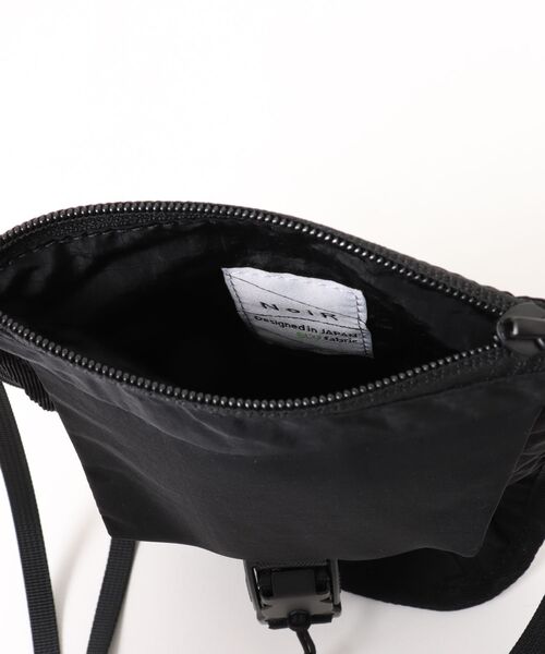 NOIR(ノワール)の「light mini shoulder(ショルダーバッグ・メンズ・ブラック/ブラック系その他・FREE)」の4枚目の写真