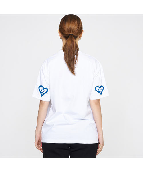 GRAVER（グレーバー）の「[ユニセックス]エルボースプレーハートスマイル半袖Tシャツ_4カラー（Tシャツ/カットソー・レディース・ブラック/ネイビー/ベージュ/ホワイト・LARGE/MEDIUM/SMALL）」の2枚目の写真