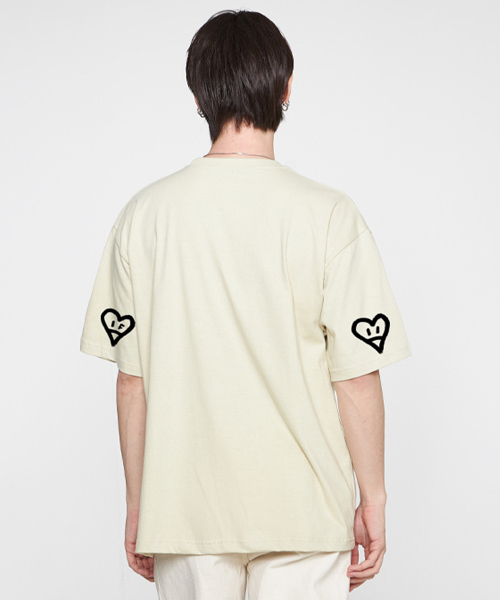 GRAVER（グレーバー）の「[ユニセックス]エルボースプレーハートスマイル半袖Tシャツ_4カラー（Tシャツ/カットソー・レディース・ブラック/ネイビー/ベージュ/ホワイト・LARGE/MEDIUM/SMALL）」の10枚目の写真