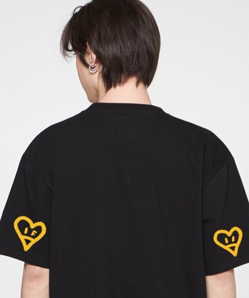 GRAVER（グレーバー）の「[ユニセックス]エルボースプレーハートスマイル半袖Tシャツ_4カラー（Tシャツ/カットソー・レディース・ブラック/ネイビー/ベージュ/ホワイト・LARGE/MEDIUM/SMALL）」の9枚目の写真