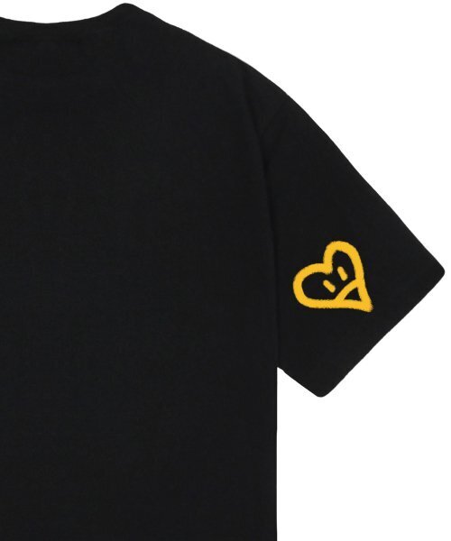 GRAVER（グレーバー）の「[ユニセックス]エルボースプレーハートスマイル半袖Tシャツ_4カラー（Tシャツ/カットソー・レディース・ブラック/ネイビー/ベージュ/ホワイト・LARGE/MEDIUM/SMALL）」の7枚目の写真
