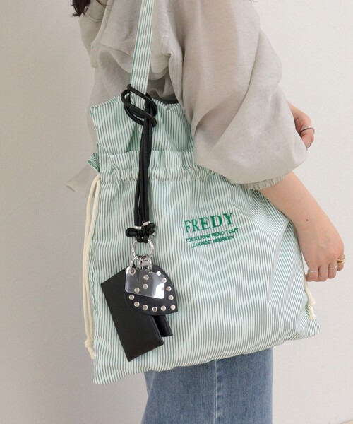 fredy emue(フレディエミュ)の「マルチウェイチャームストラップ(チャーム・レディース・ダークブラウン/ボルドー/オリーブ/ブラック・FREE)」の20枚目の写真